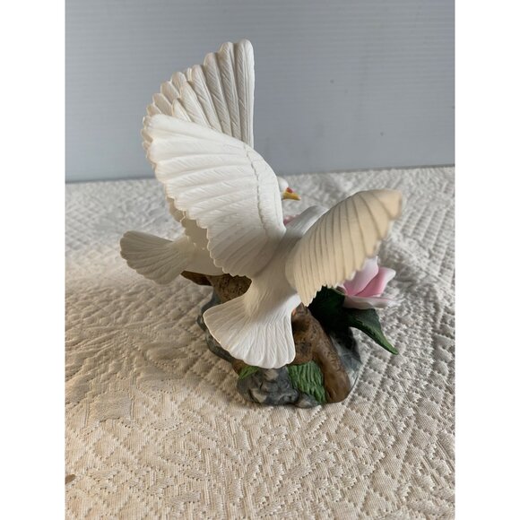 Holsted House Enchanting White Doves the Porcelain Garden Collection Birds 2001 - Picture 14 of 16